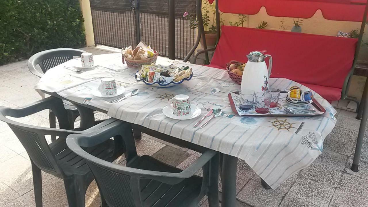 B&B Si Sta Bene Ostia Antica Buitenkant foto