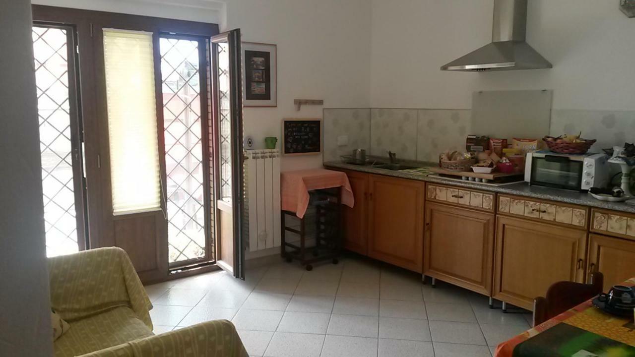 B&B Si Sta Bene Ostia Antica Buitenkant foto
